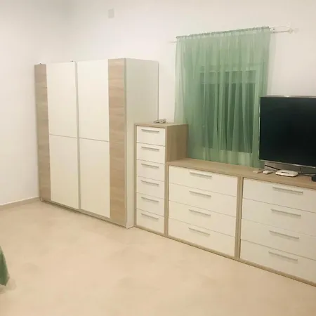 Olesia Apartment *